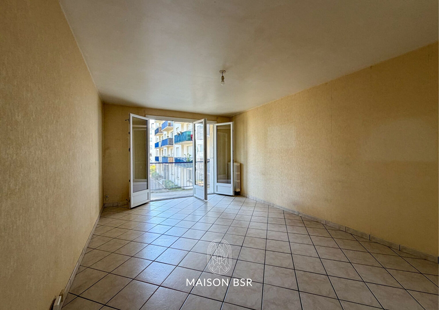 Appartement Nantes 4 pièces 76 m2 avec balcon et parking.