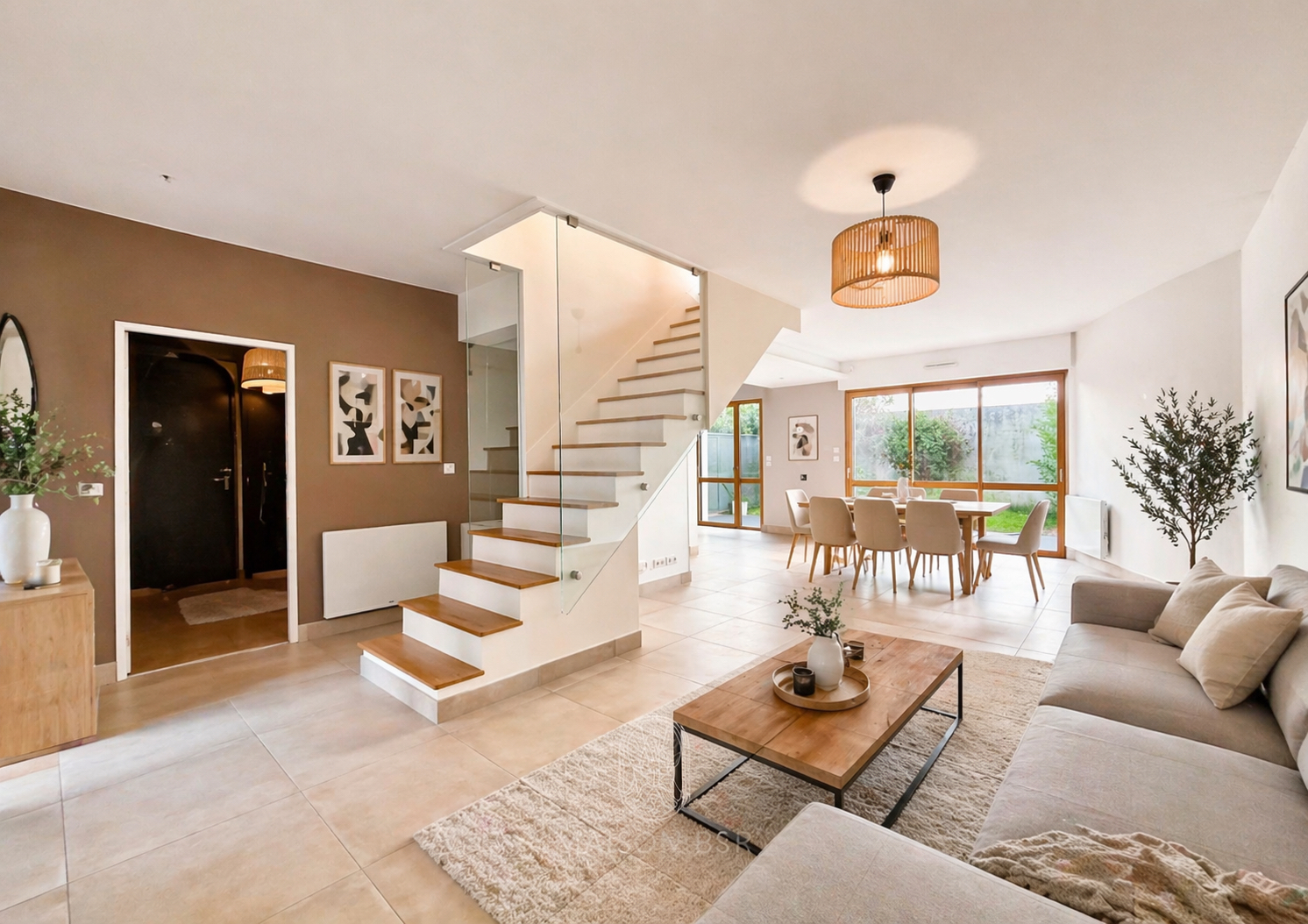 Maison contemporaine 4 chambres – Jardin – Canclaux