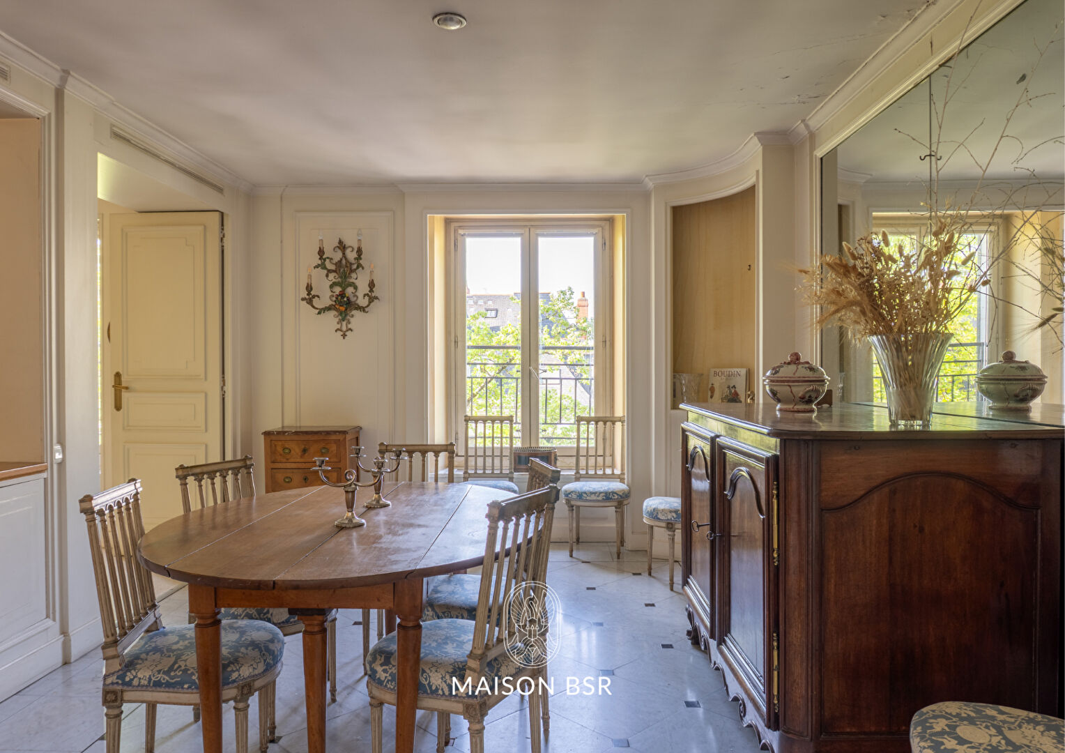 Appartement familial à fort potentiel, idéalement situé au coeur de Nantes