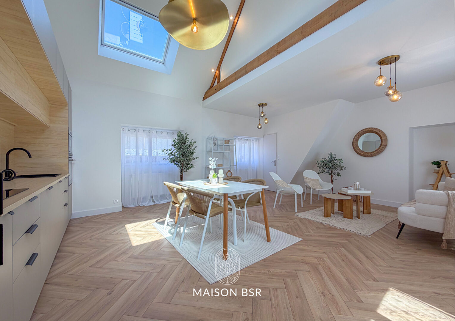 Place Royale – Appartement de caractère – 80 m2 Dernier étage