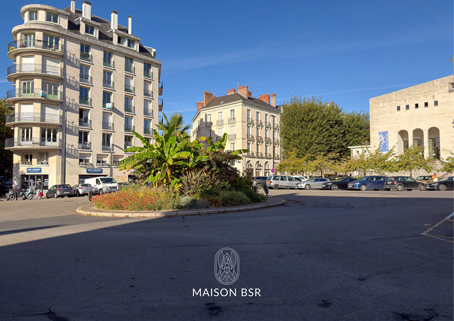 Local commercial avec sous-sol – Nantes place Édouard Normand