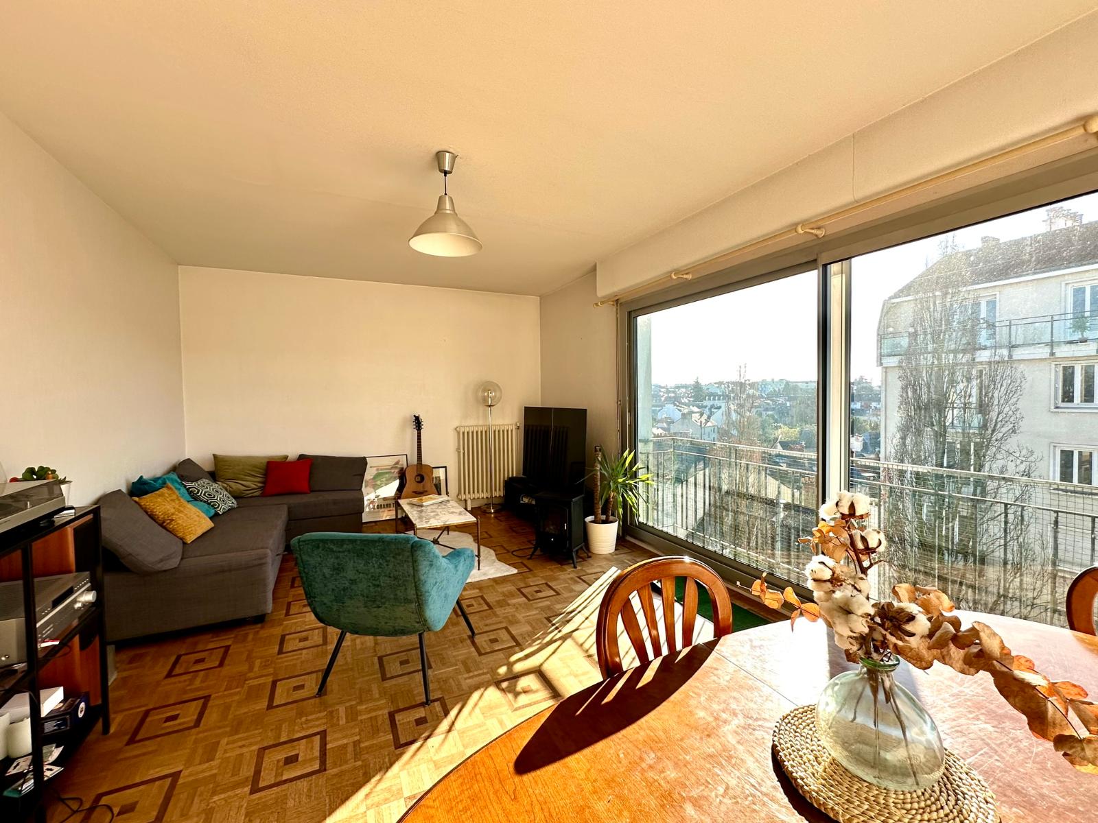 Floyd, appartement trois pièces avec balcon et parking – Nantes Bellamy