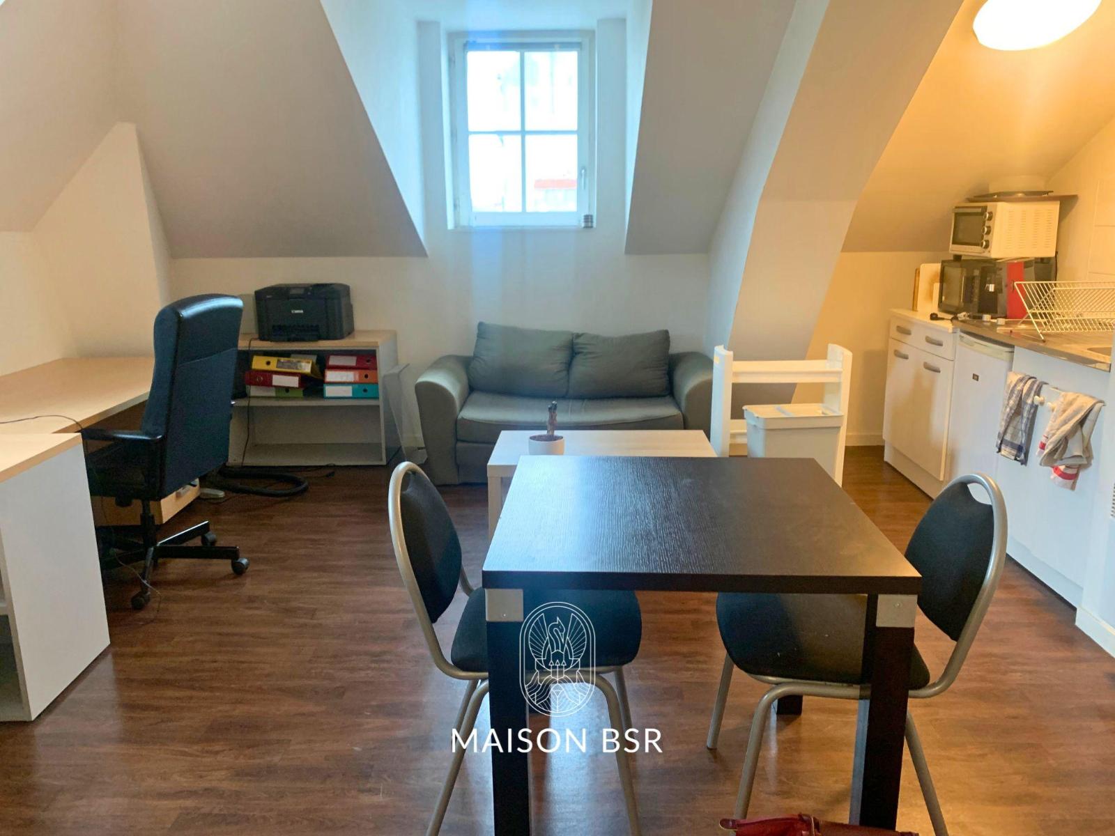 Charles, studio meublé spécial étudiant – Centre ville / CHU